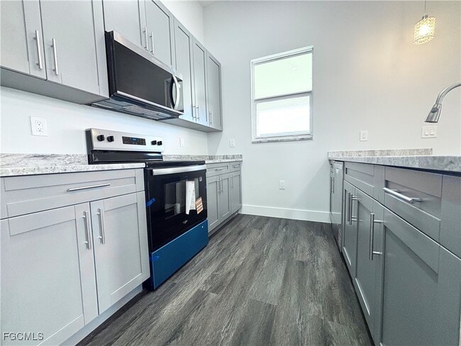 Building Photo - 4554 20th St SW