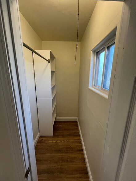 Building Photo - 2-bedroom, 1-bath home in the heart of Glendale!