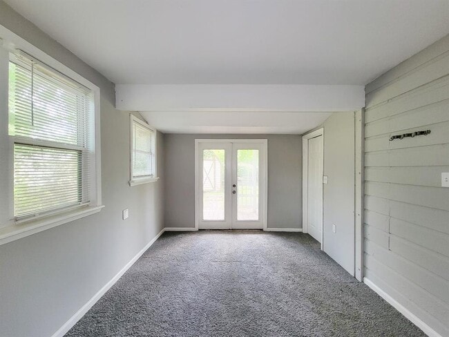Building Photo - 111 Wisteria St