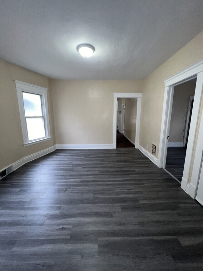 Building Photo - 1115 Tonawanda St