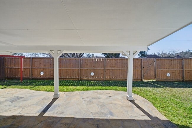 Building Photo - 3116 Creek Bank Ln