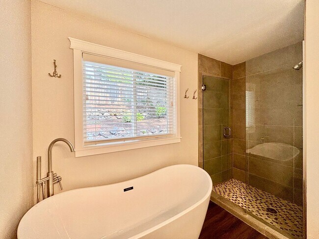 Building Photo - Charming Medina Home For Rent