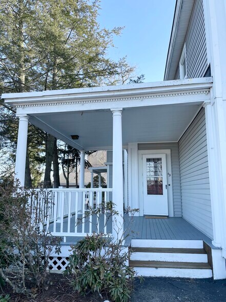 Building Photo - 4 Belmont St