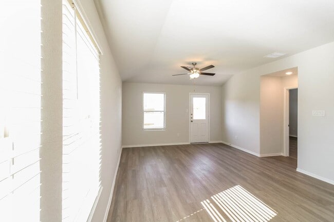 Building Photo - 10743 Sunlit St