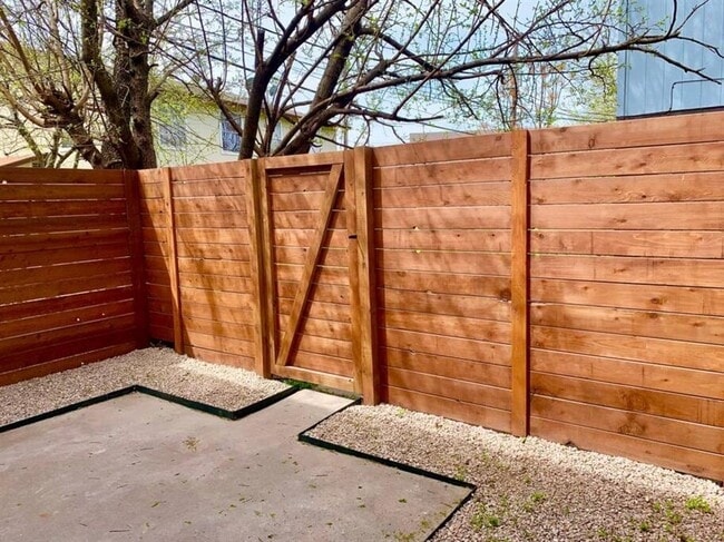 Building Photo - 1913 Hearthstone Dr