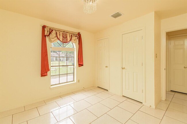 Building Photo - 3803 Lochmire Ln