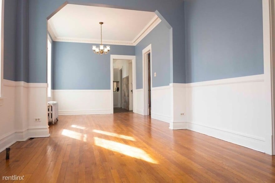 Building Photo - 4120 N Wolcott Ave