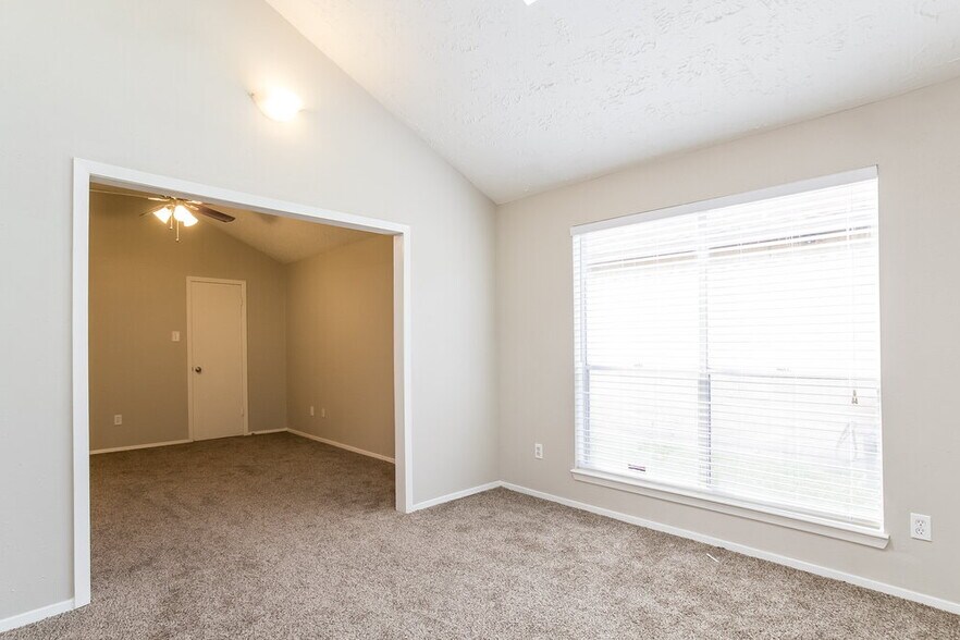 Building Photo - 7010 Foxmont Ln