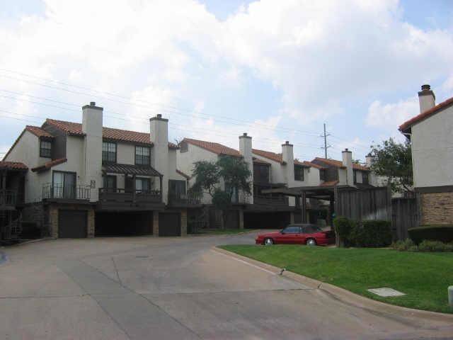 Building Photo - 2610 Lakehill Ln