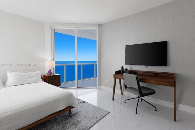 Building Photo - 2711 S Ocean Dr