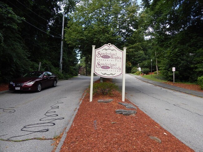 Building Photo - 340 Sunderland Rd