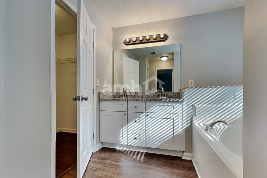Building Photo - 1225 Stephens Pond View