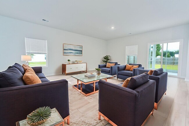 Building Photo - Bright & Spacious Living in Charleston’s Grand Bees!