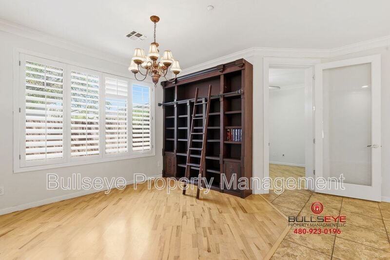 Building Photo - 2927 W Plum Hollow Dr