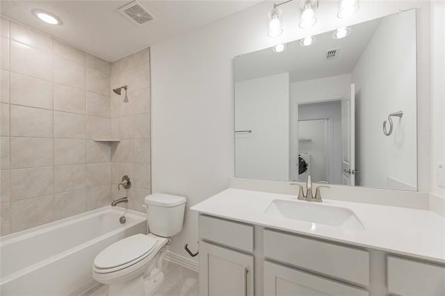 Building Photo - 345 Willowmore Dr