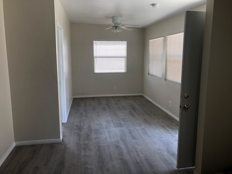 Building Photo - 1132 N Loma Vista Dr
