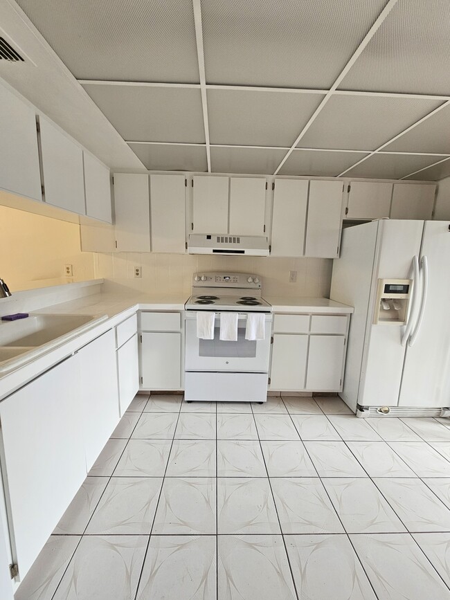 Building Photo - 4140 Looking Glass Ln