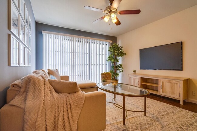 Building Photo - 3BD/2BA Apartment with Laundry In-Unit, Appliances, Tandem Parking & More | 1MO. Free OAC