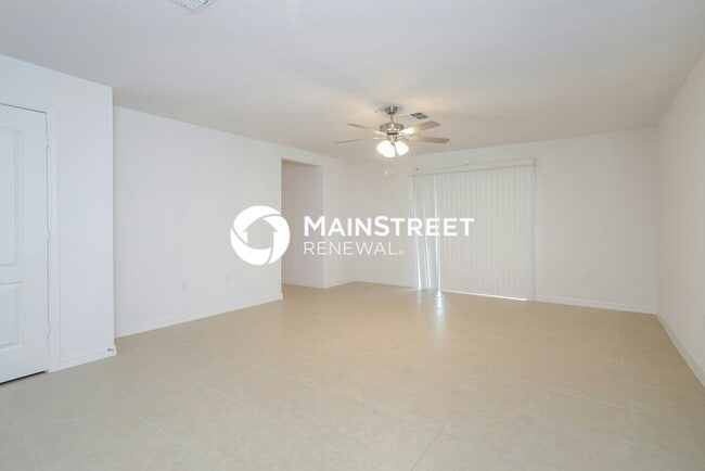 Building Photo - 4 Bedroom Pet-Friendly Home in Mascotte, FL with Main Street Renewal