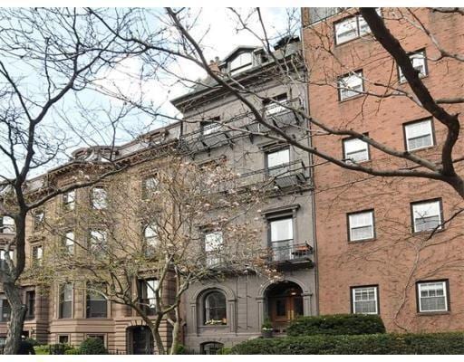 Building Photo - 124 Beacon St