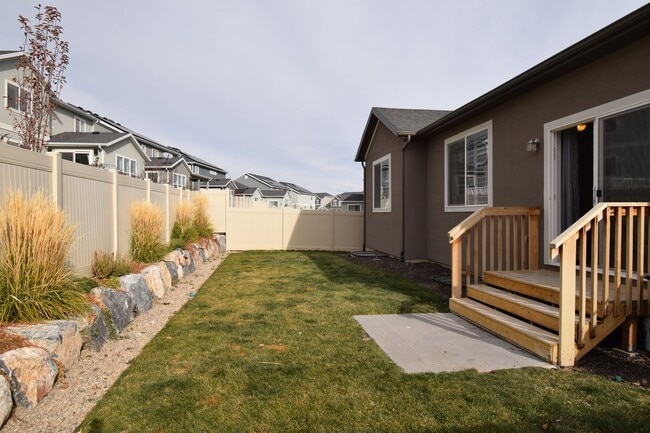 Building Photo - Gorgeous 5 Bed 3 Bath home in Herriman!!!