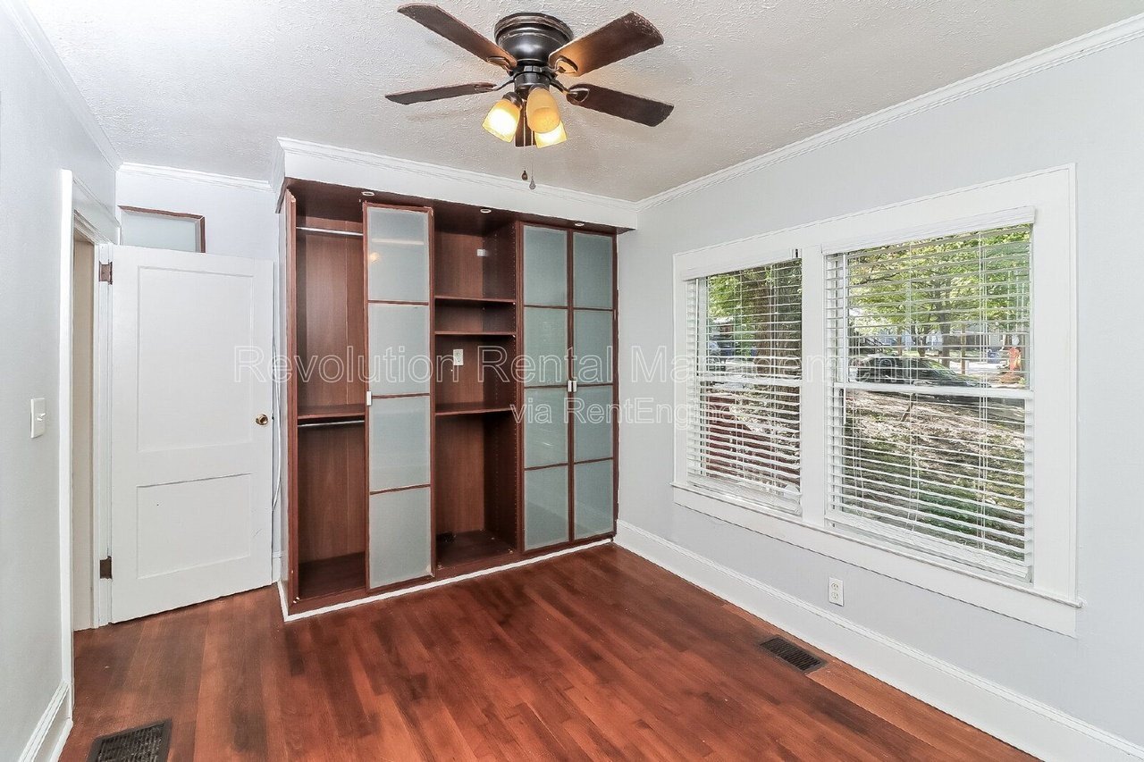 Building Photo - 370 Haas Ave SE