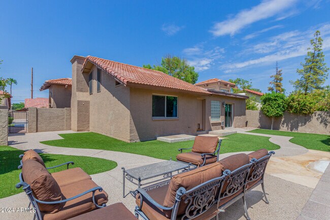 Building Photo - 321 E Aspen Way