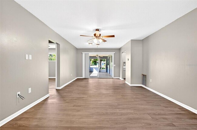 Building Photo - 3423 SW 27th St