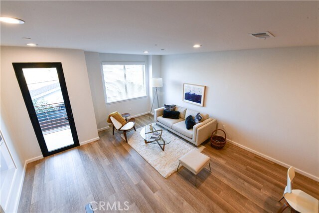 Building Photo - 15820 S Vermont Ave