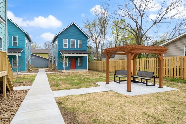 Building Photo - Brand New Cottage close to downtown and U ...