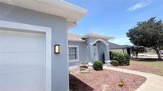 Building Photo - 906 Berwick Dr