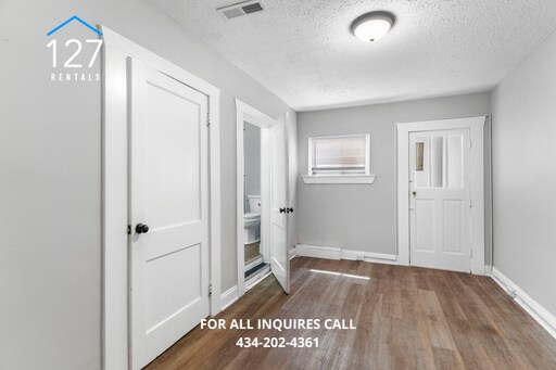 Building Photo - Great Property inside and out!