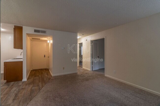 Building Photo - 4332 Pacific Ave