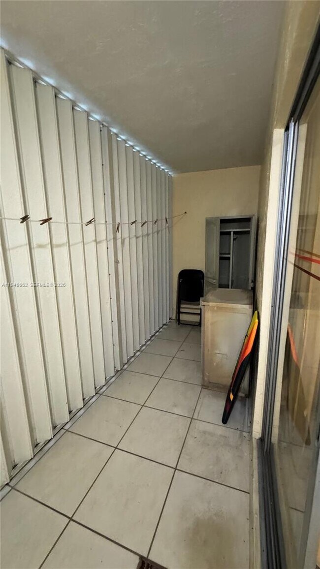 Building Photo - 160 NE 203rd Terrace