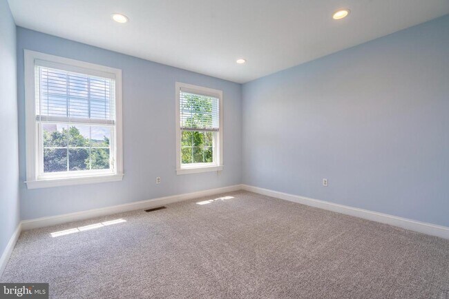 Building Photo - 576 Championship Dr