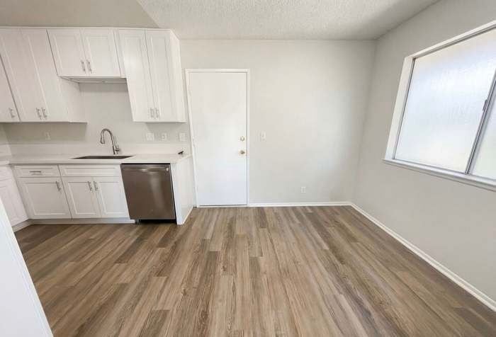 Building Photo - 13142 E Mesa Verde Dr