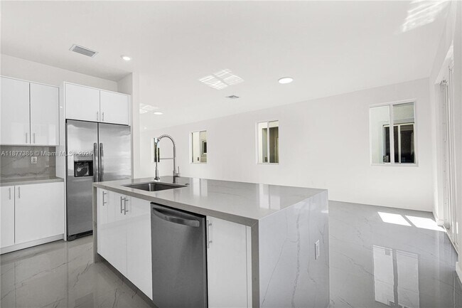 Building Photo - 22505 SW 125th Ave