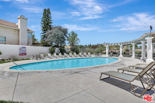 Building Photo - 24701 Cll Conejo