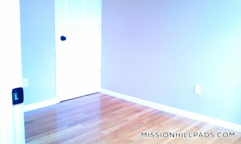 Building Photo - 252 Warren St