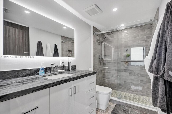 Building Photo - 3031 N Ocean Blvd