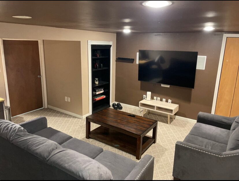 Building Photo - 183 Cynthia Dr