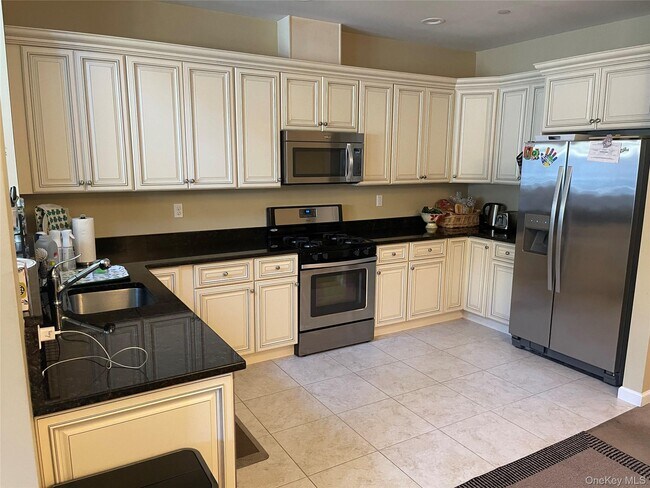 Building Photo - 23 Nicole Ct