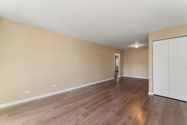 Building Photo - 514 Brookside Dr