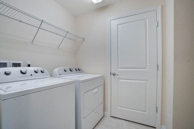 Building Photo - 5089 Caspian St