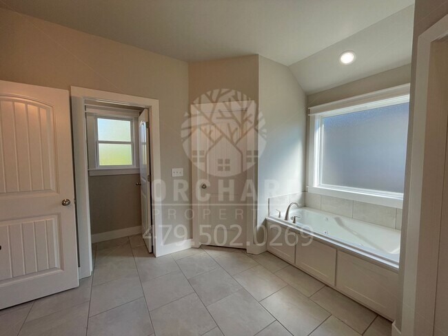 Building Photo - Bella Vista- Single-Family Home- Sought After Creekwood Plan