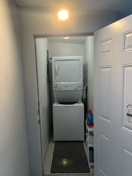 Building Photo - 6425 SW 82nd St