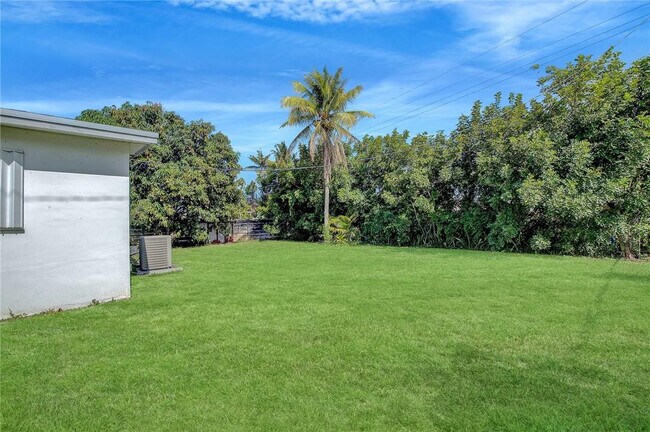 Building Photo - 3322 McKinley St