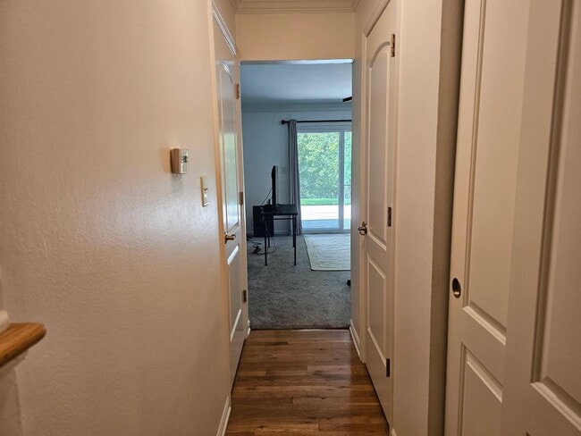 Building Photo - 2599 Scioto View Ln