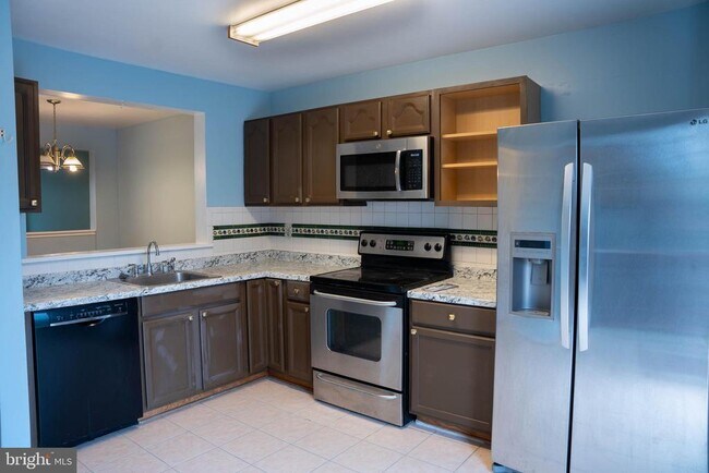 Building Photo - 8654 Venoy Ct