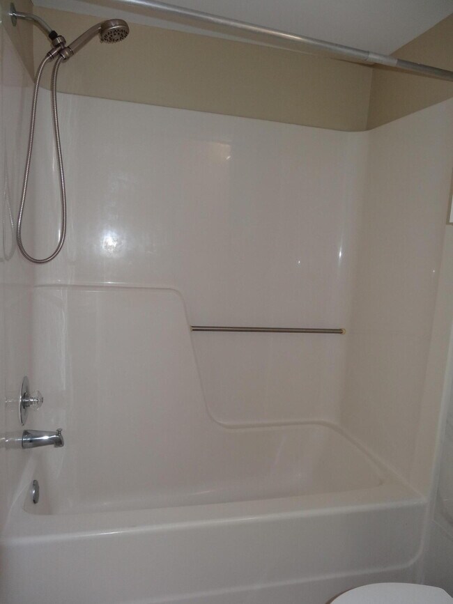 Building Photo - 7091 Golf Colony Ct